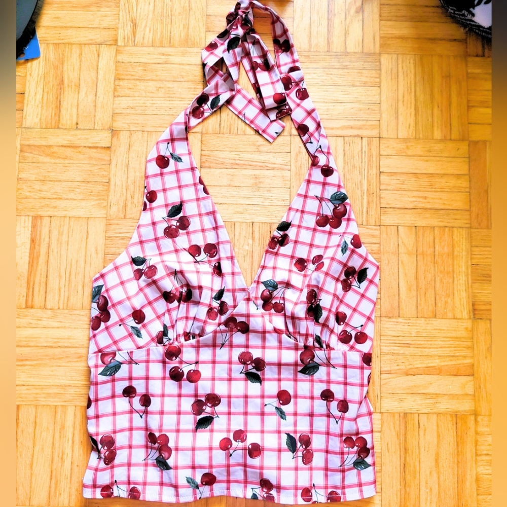 ROMWE Red and White Checkered Cherry Crop Top - Picture 3 of 7
